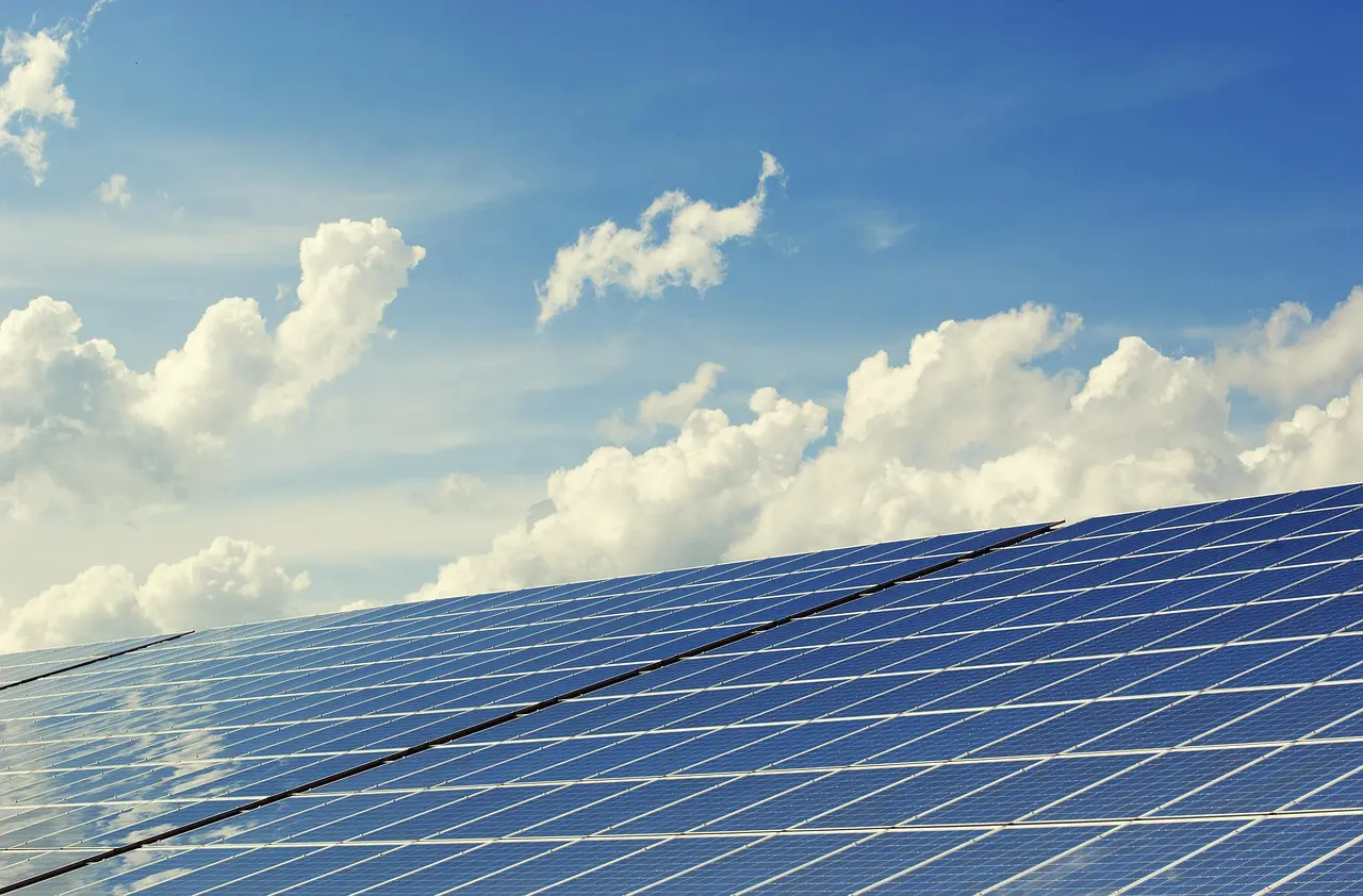 Renewable Heat Obligation Scheme, SSE Airtricity Awards Over £550000, Calls for Enhanced Heat Pump and Solar, Green Horizons Magazine